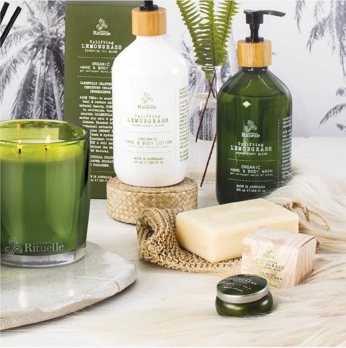 Lemongrass, Lemon Myrtle, Grapefruit & Eucalyptus
Organic Hand & Body Wash | 500ml